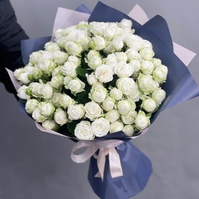 Букет из 25 кустовых пионовидных белых роз (60 см) в Коломне