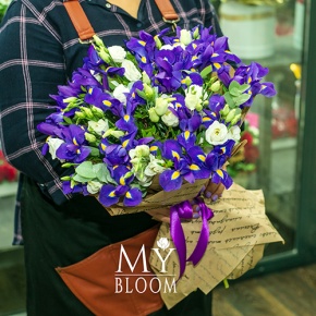 Букет из ирисов и эустом в Коломне
