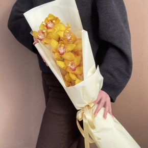 Букет из желтой орхидеи в Коломне