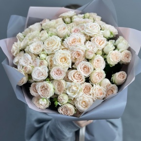 Букет "Кремовый микс" из 25 кустовых роз (50 см) в Коломне