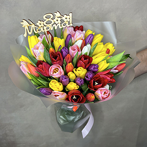 Яркий микс 51 тюльпан к 8 марта в Коломне