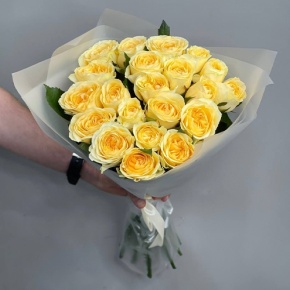 Букет из 21  из пионовидной розы Баттеркап (60 см) в Коломне