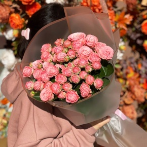 Букет из 11 пионовидных кустовых роз (60 см) в Коломне