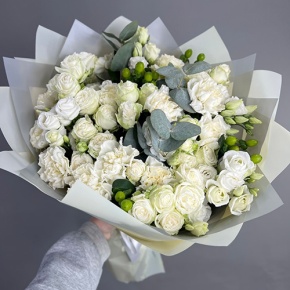 Букет "Идиллия" из роз, диантусов и эустом в Коломне