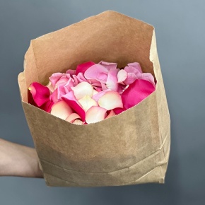 Лепестки роз в Коломне