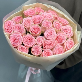 Букет из нежных 25 роз Софи Лорен (60 см) в Коломне