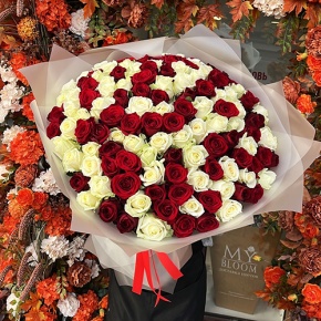 Букет "Выбор сердца" из 127 красных и белых роз (60 см) в Коломне