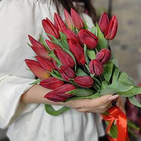Букет из 25 красных тюльпанов в Коломне