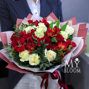 Букет "Делакруа" из роз и альстромерии в Коломне
