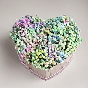 Композиция в коробке сердца из воздушных гипсофил в Коломне
