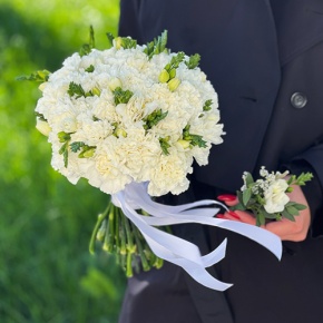 Свадебный букет из диантусов и ароматных фрезий в Коломне