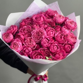 Букет из 11 кустовых пионовидных роз Джульетта в Коломне