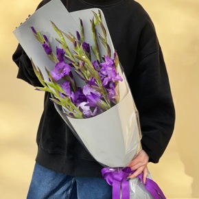 Букет из 9 фиолетовых гладиолусов в Коломне