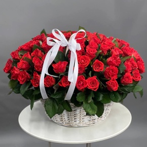 Композиция в корзине из 101 розы Эль Торо (50 см) в Коломне