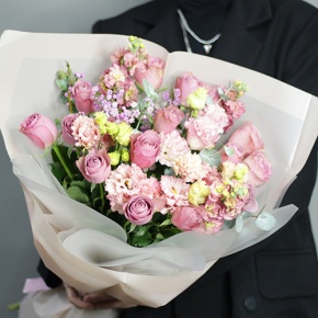 Букет "Крем сода" из роз, эустом и хамелациума в Коломне