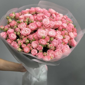 Букет из 33 кустовых пионовидных роз Бомбастик (60 см) в Коломне