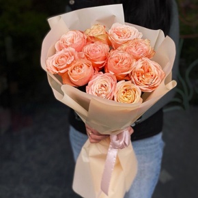 Букет из 11 пионовидных роз Эквадор сорта Кахала (60см) в Коломне