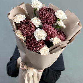 Букет из хризантем Бигоуди и диантусов в Коломне