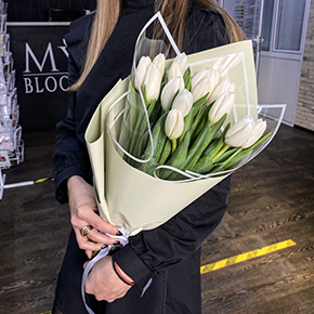 Букет 15 белых тюльпанов в Коломне