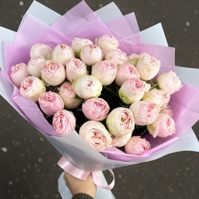 Букет из 11 кустовых пионовидных роз Мэнсфилд парк в Коломне