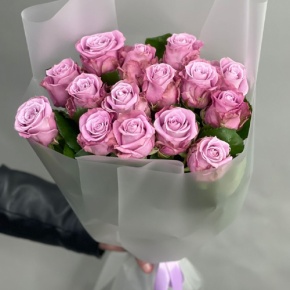 Монобукет из 15 малиновых роз Меритим (50 см) в Коломне