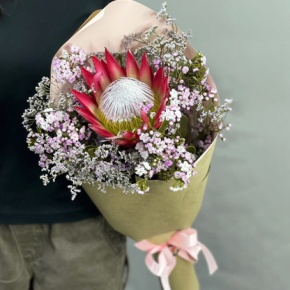 Букет из хамелациума, лимонниума и протеи в Коломне