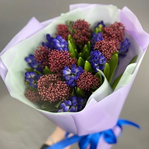 Букет "Твой яркий день" из гиацинтов и скиммии в Коломне