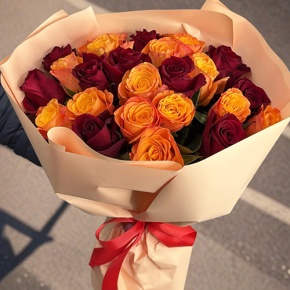 Букет "Благородный" из 27 Кенийских роз микс (40 см) в Коломне