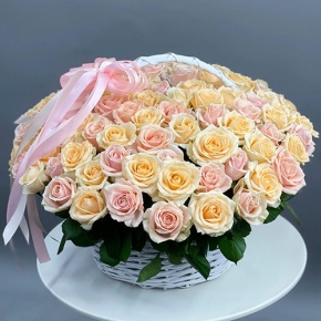 Композиция в корзине из 101 кремовой розы (40 см) в Коломне