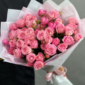 Букет из 11 нежных кустовых роз в Коломне