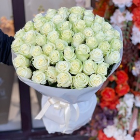 Букет 51 белая роза (50 см) в Коломне