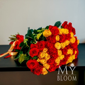 Букет "Виолетта" из 51 розы микс (50 см) в Коломне