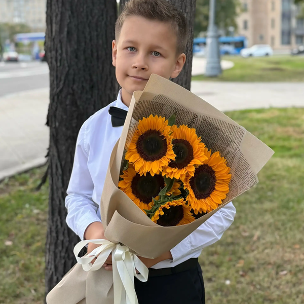 Букет из 5 подсолнухов в Коломне