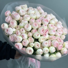 Букет из 25 кустовых пионовидных роз Мэнсфилд парк (50 см) в Коломне