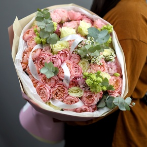 Букет "Миссис" из кустовой розы Джульетта и эустом в Коломне