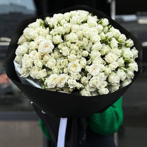 Букет из 45 кустовых роз в Коломне