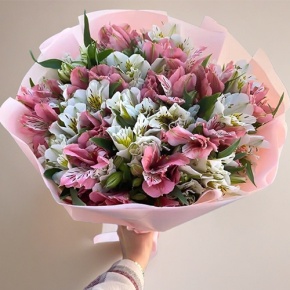 Букет из 19 нежных альстромерий  в Коломне