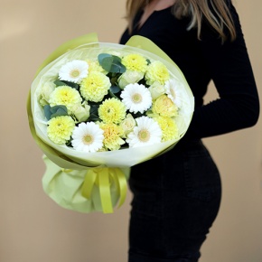 Букет "Лимонный" из георгин, диантусов, роз, гербер и эвкалипта в Коломне