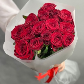 Букетик из 15 красных роз (60 см) в Коломне
