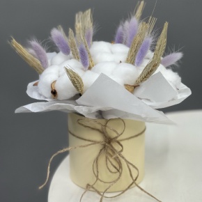 Композиция в шляпной коробке из хлопка, лагуруса и пшеницы (Сухоцвет) в Коломне
