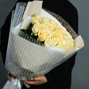 Букет из 19 роз Аваланж (70 см) в Коломне