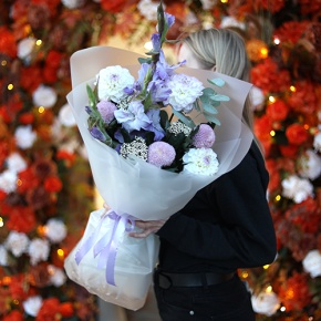 Букет "Тесса" из гладиолусов, георгин, озатамнуса и хризантем Момоко в Коломне