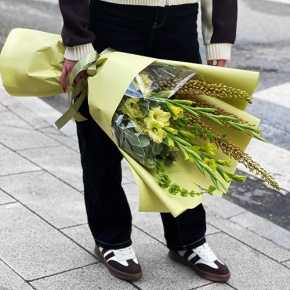 Букет "Нирвана" из гладиолусов, молюцеллы и эремуруса в Коломне