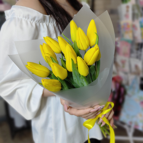 Букет из 15 жёлтых тюльпанов в Коломне