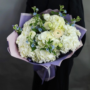 Букет из Голландских гортензий и ранункулюсов в Коломне
