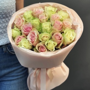 Букет из 21 нежной розы (40 см) в Коломне
