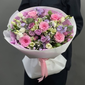 Букет "Хлоя" из альстромерий, кустовых роз, ароматных маттиол, эустом и махровых роз в Коломне