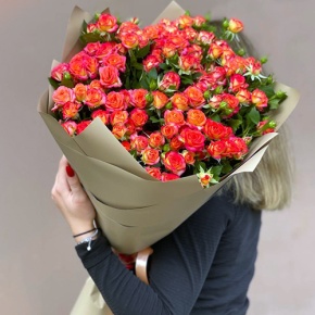 Букет "Сияние заката" из кустовых роз (70 см) в Коломне