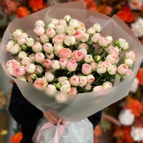 Букет из 35 нежных кустовых роз (40 см) в Коломне