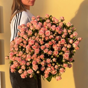 Букет из 39 нежных кустовых роз (70 см) в Коломне